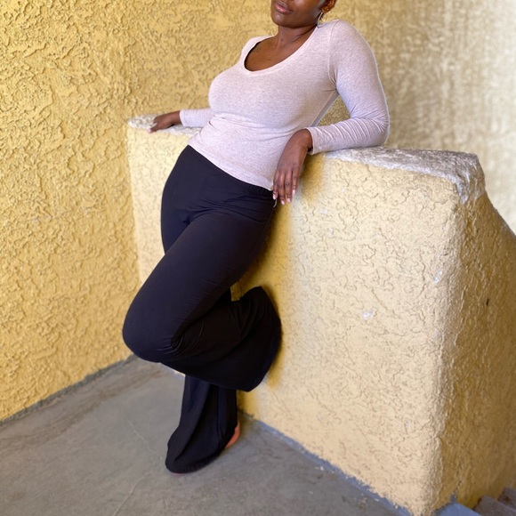 Black stretchy bellbottoms - Picture 3 of 3